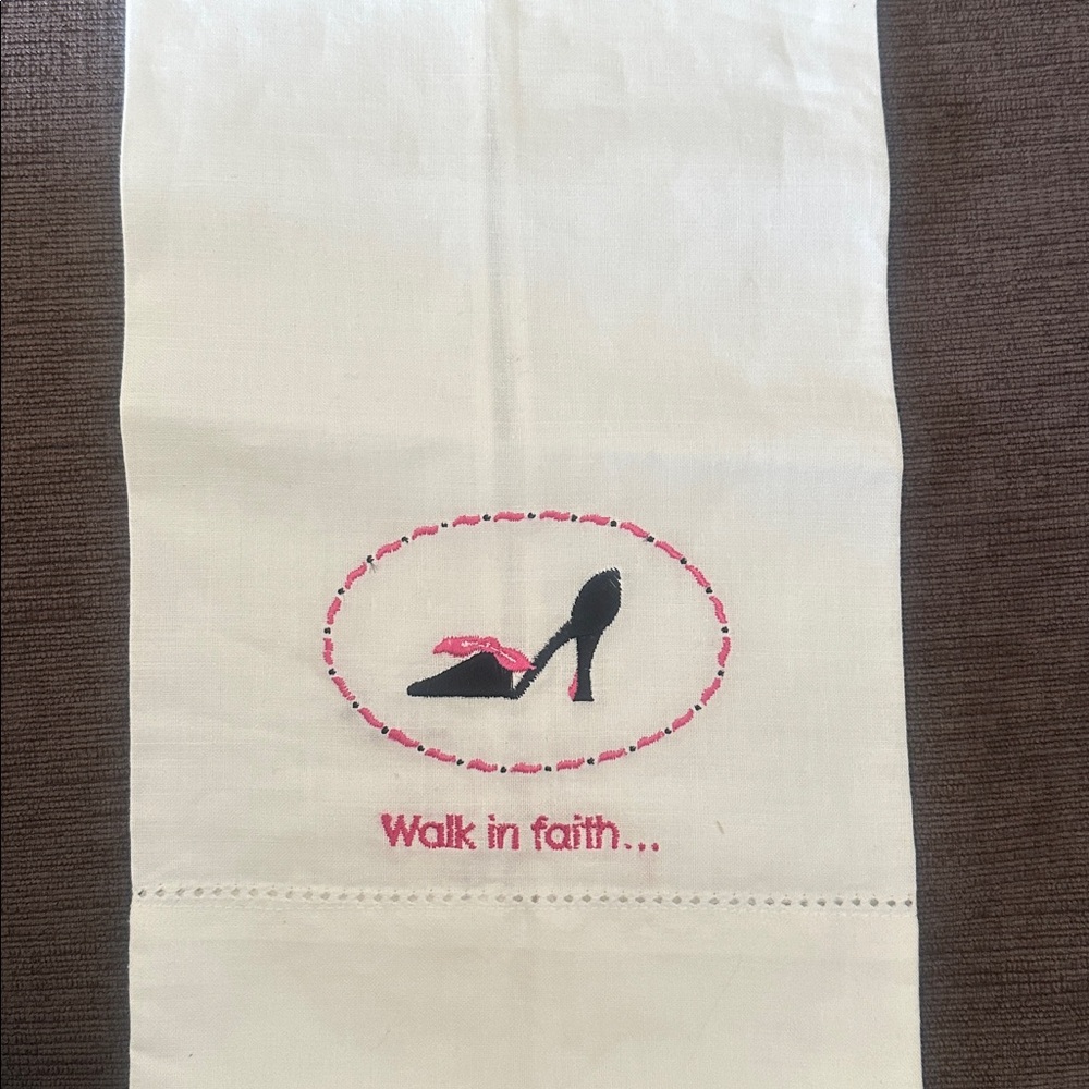 Stylish Embroidered Lap Scarf with Shoe Motif
